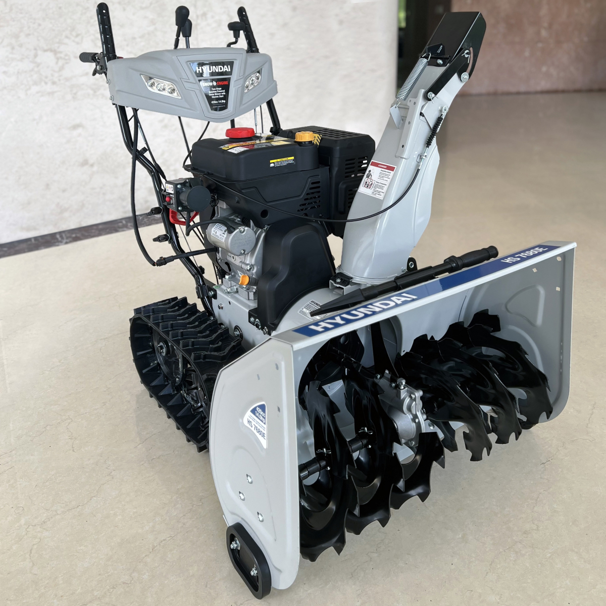 Бензиновый снегоуборщик Hyundai HS7680E